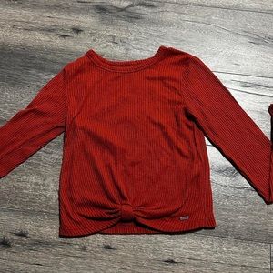 Waffle Knit Twist Bottom Long Sleeve
Hollister